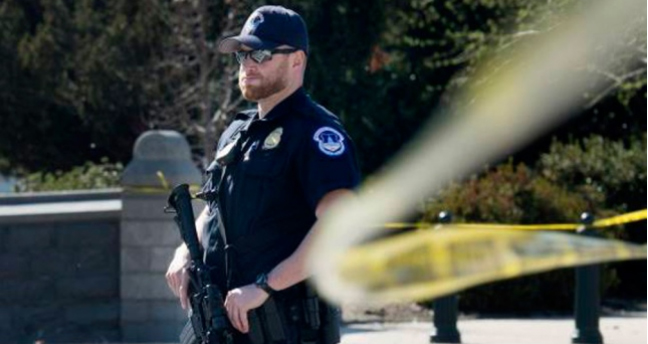 Al menos 27 muertos y 24 heridos por un tiroteo en una iglesia en Texas Al menos 27 muertos y 24 heridos por un tiroteo en una iglesia en Texas