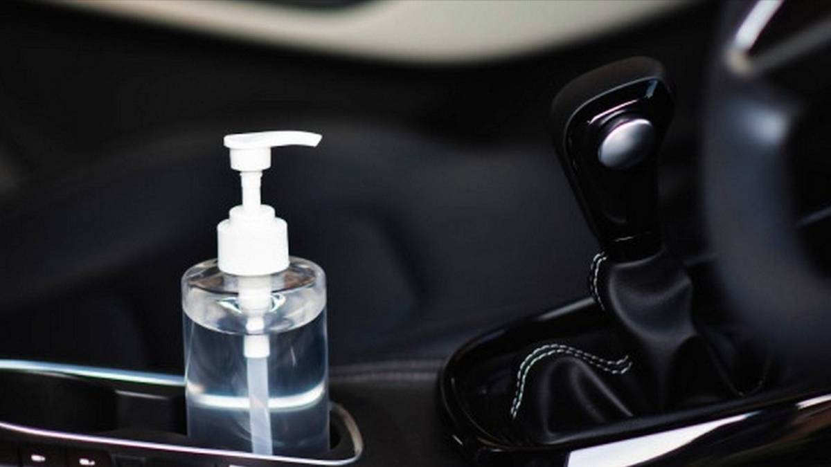 Con el calor el alcohol en gel puede prenderse fuego en el auto
