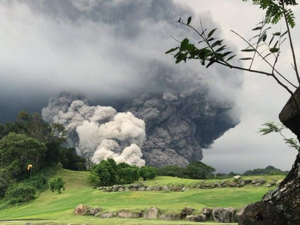Al menos 25 muertos tras erupción de volcán en Guatemala Al menos 25 muertos tras erupción de volcán en Guatemala