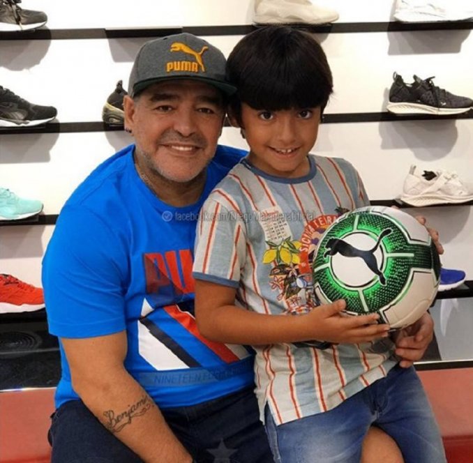 Download Diego Maradona Y Benjamin Aguero Pics