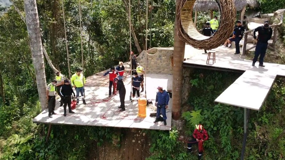 Mujer murió tras caer de una gigante en Ecuador